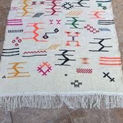 Tapis berbère marocain en laine tissée à la main
