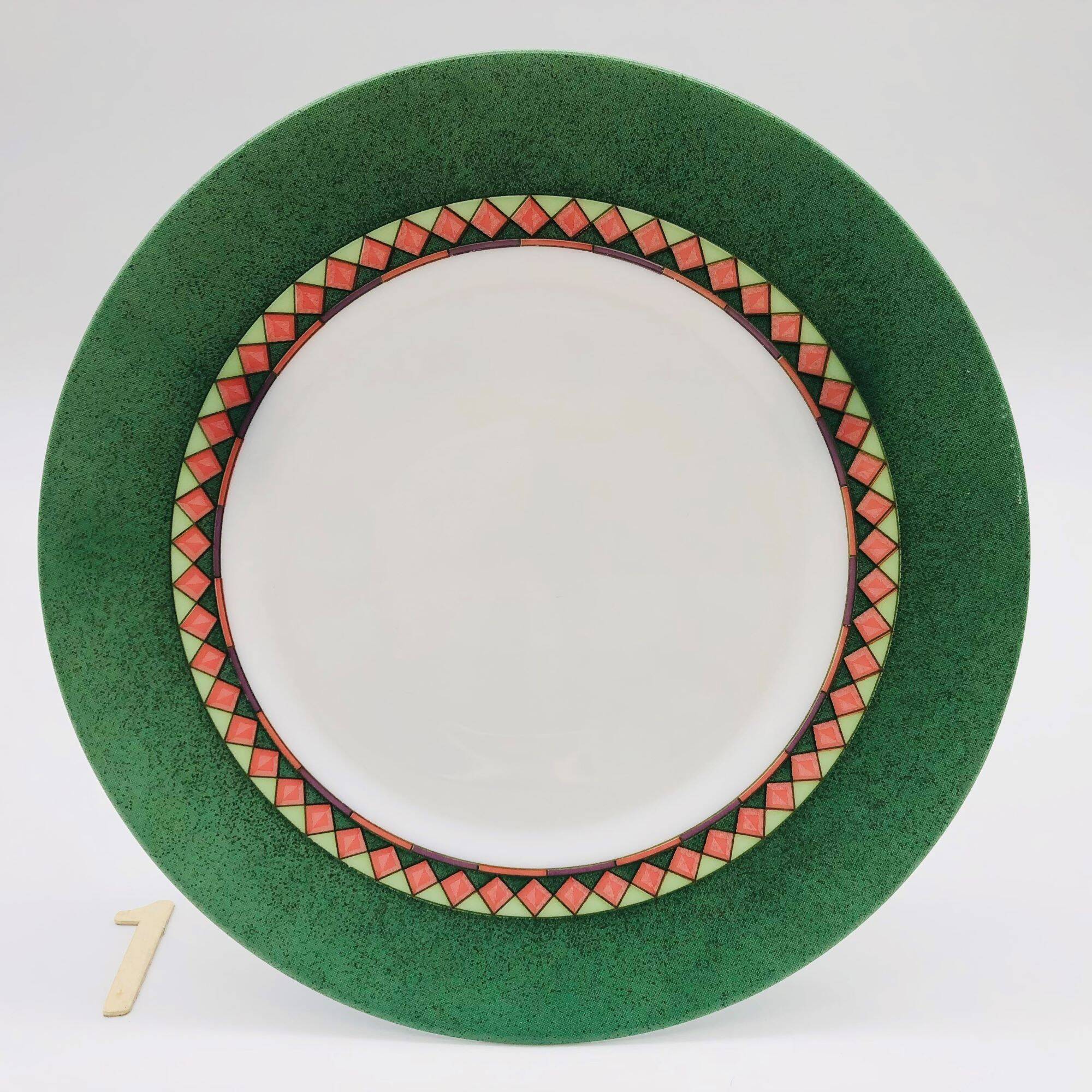 6 “Arcopal” dessert plates with art deco motifs