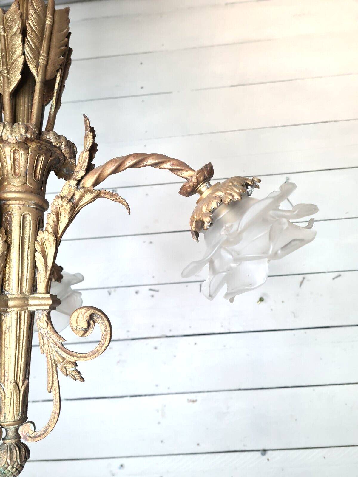 Bronze chandelier with 3 tulips in the shape of roses