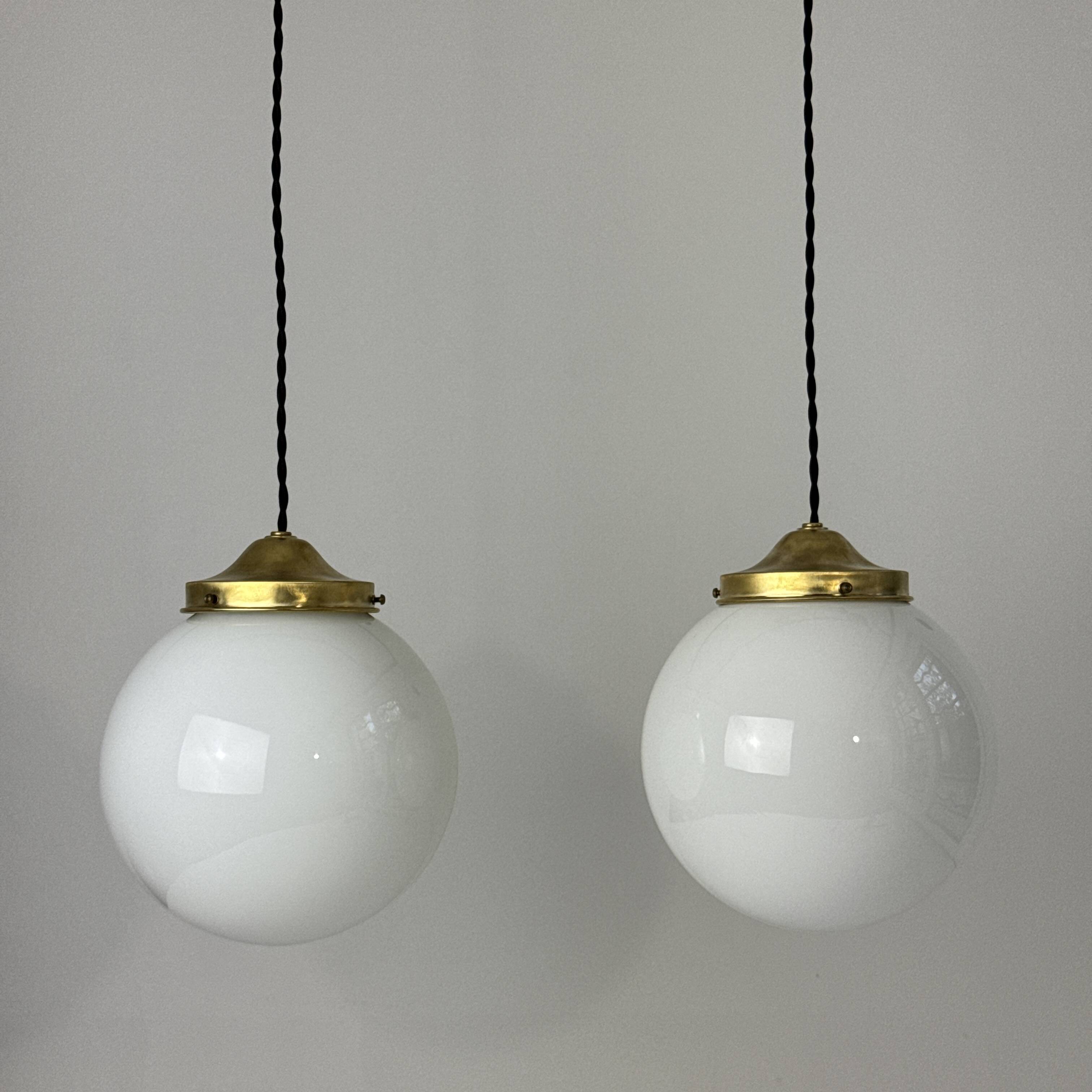 Paire d’anciennes suspensions en opaline 18 cm xl vintage