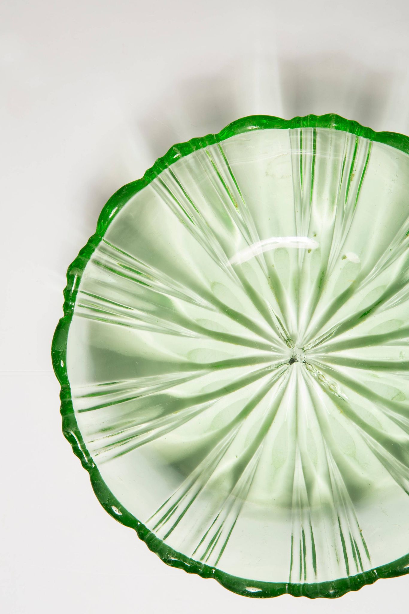 Vintage green decorative plate with flowers from the mid-century, Italy, 1960s.