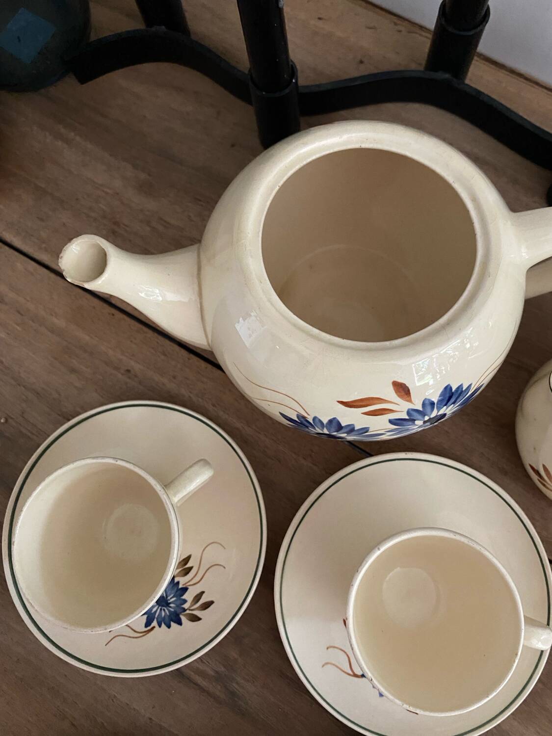 HBCM 19-piece earthenware tea/coffee set, Queen model