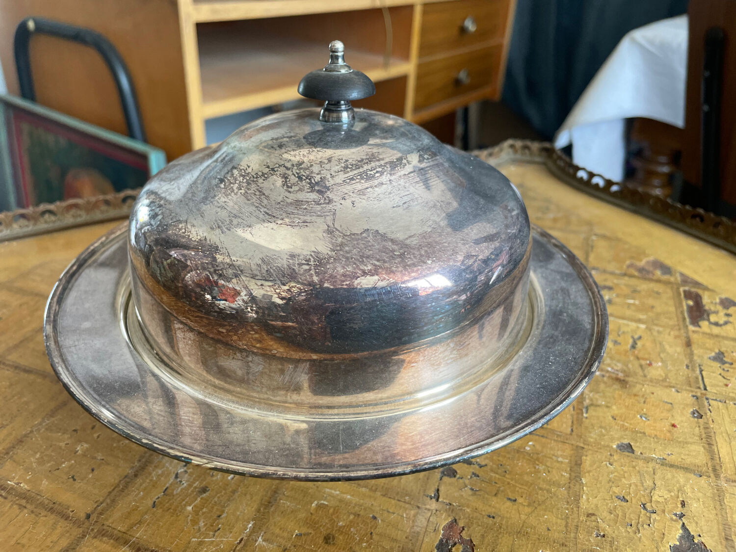 Plateua silver metal bell