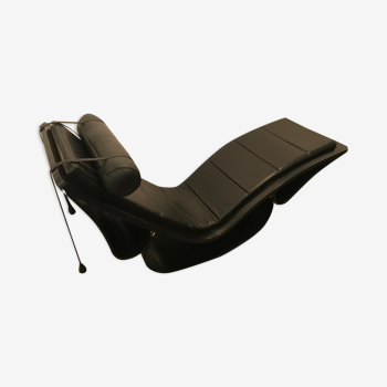 Rio Oscar Niemeyer lounge chair in ash and leather