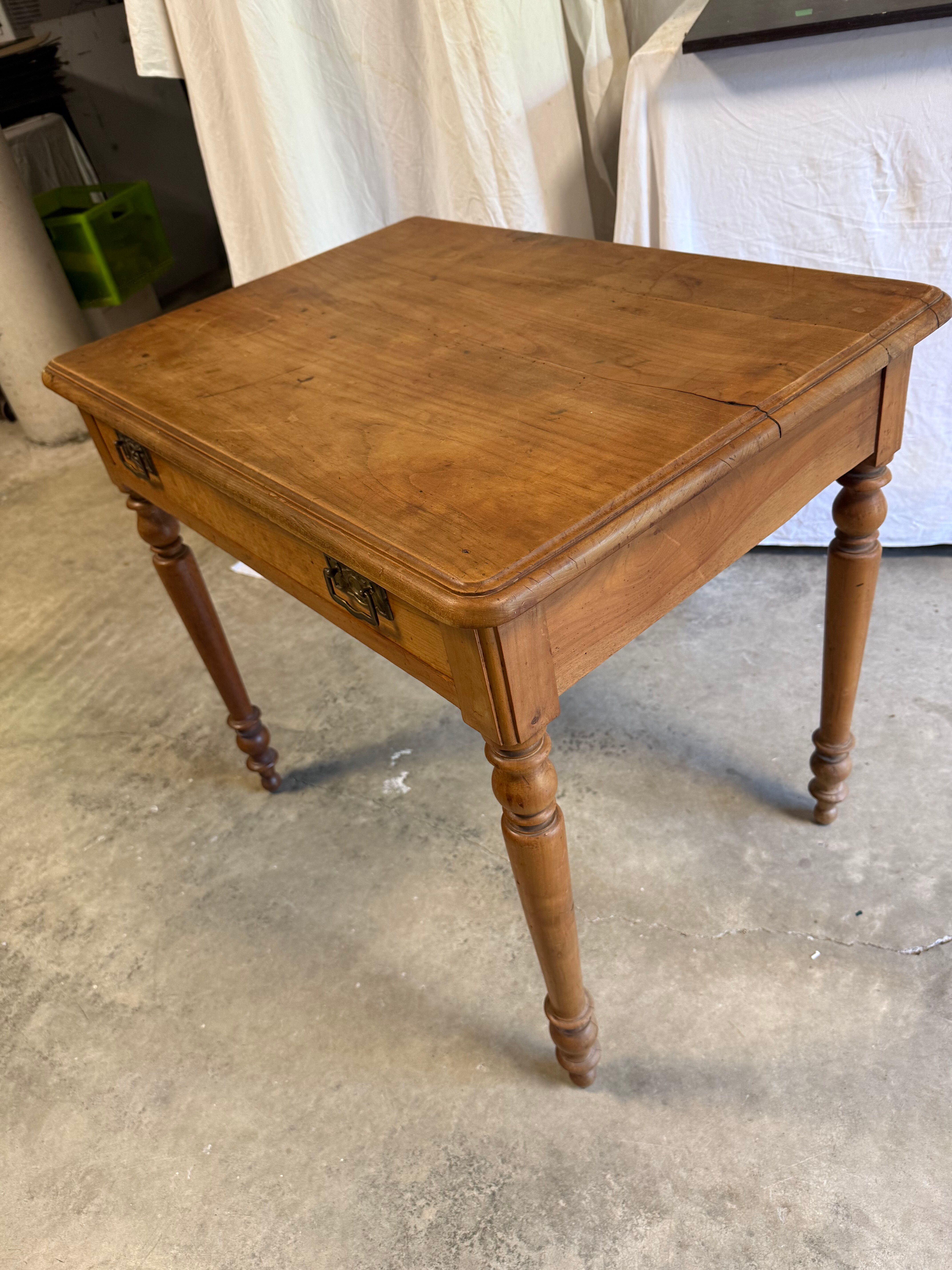 Table bureau