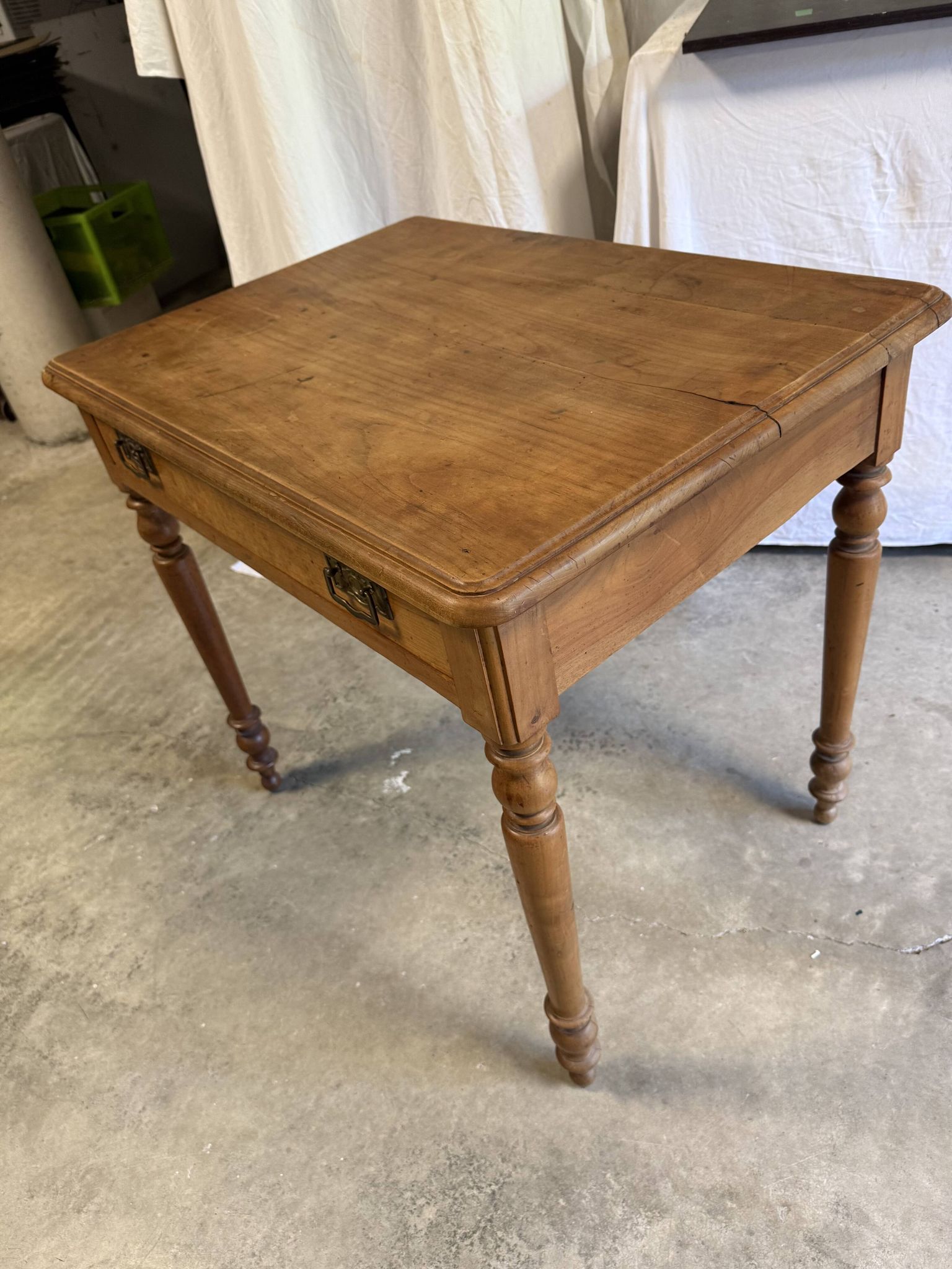 Table bureau