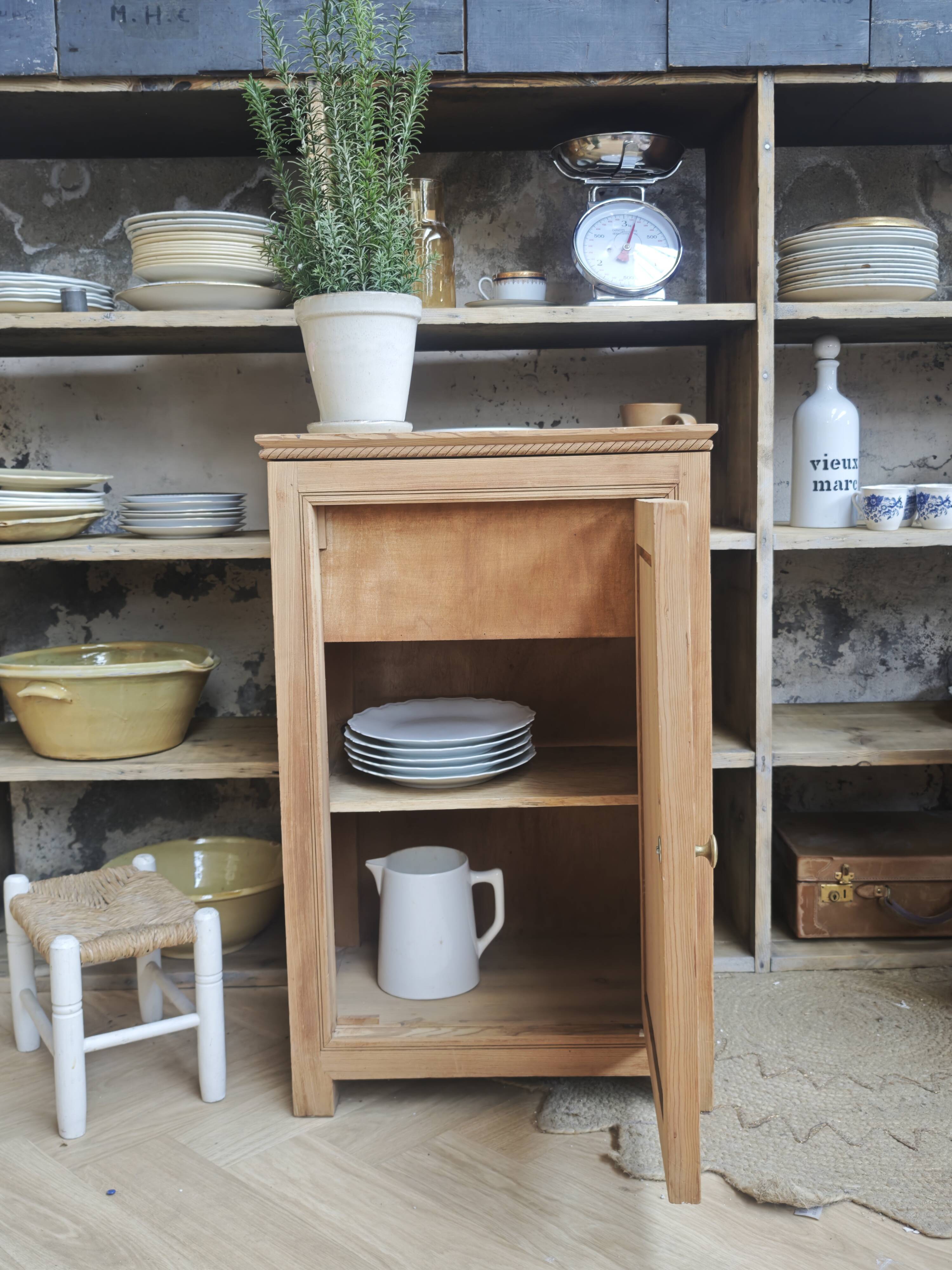 Confiturier bois façade travier meuble d'appoint