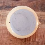 Poulet en céramique fait main, pièce de poterie d'atelier signée, coq jaune doux
