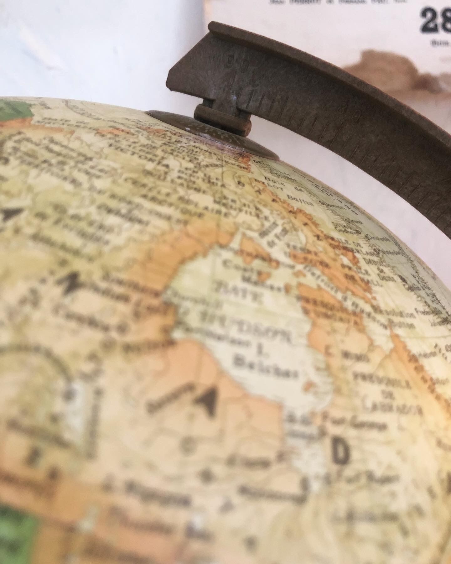 Vintage luminous globe