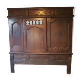 Breton closed bed
