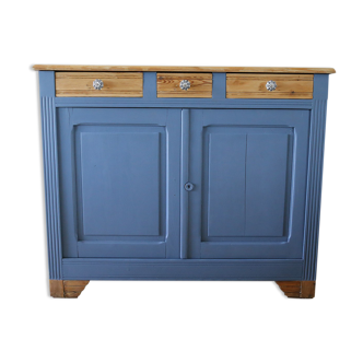 Blue parisian buffet