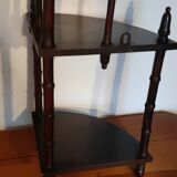 Étagère de coin en bois
