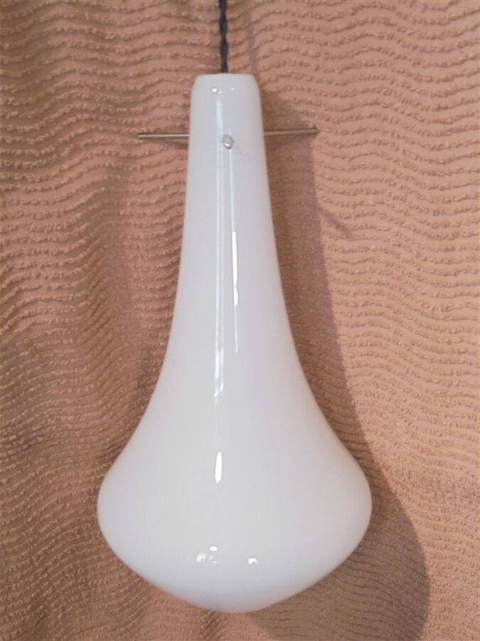 White opaline suspension