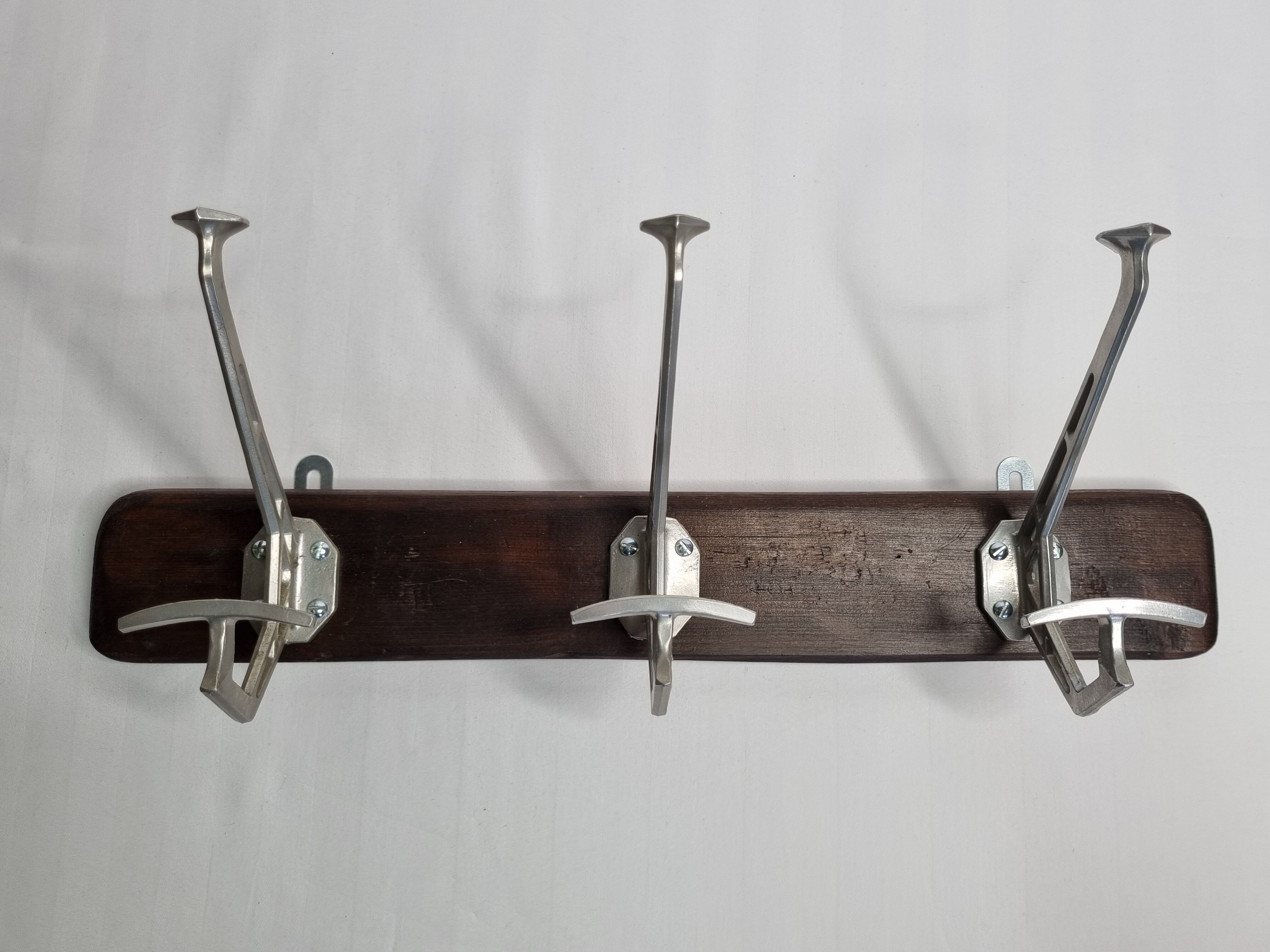 Art Deco wall rack in metal and wood, 3 hooks, 47 cm