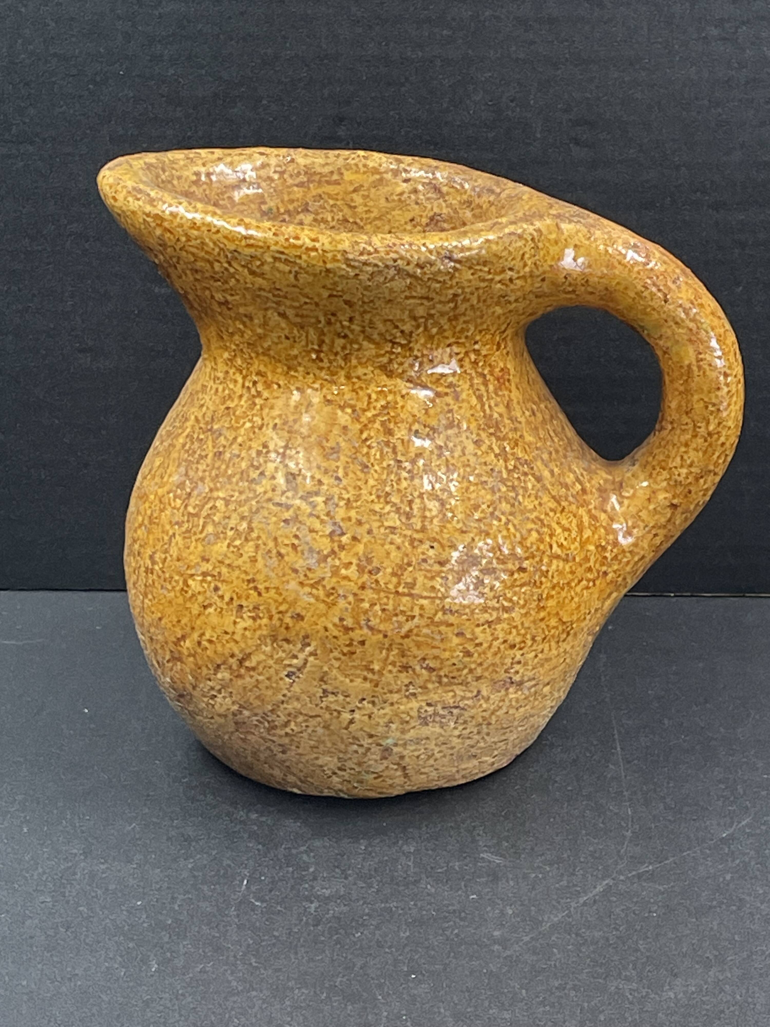 Contemporary ceramic very heavy modernist pitcher to identify H 16.5 cm