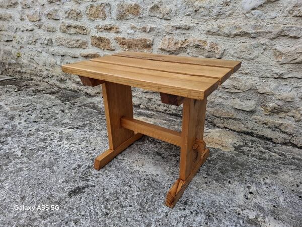 Tabouret en pin