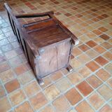 Chaise coffre ancienne en bois massif