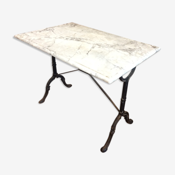 Bistro marble table
