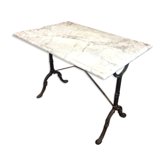 Bistro marble table