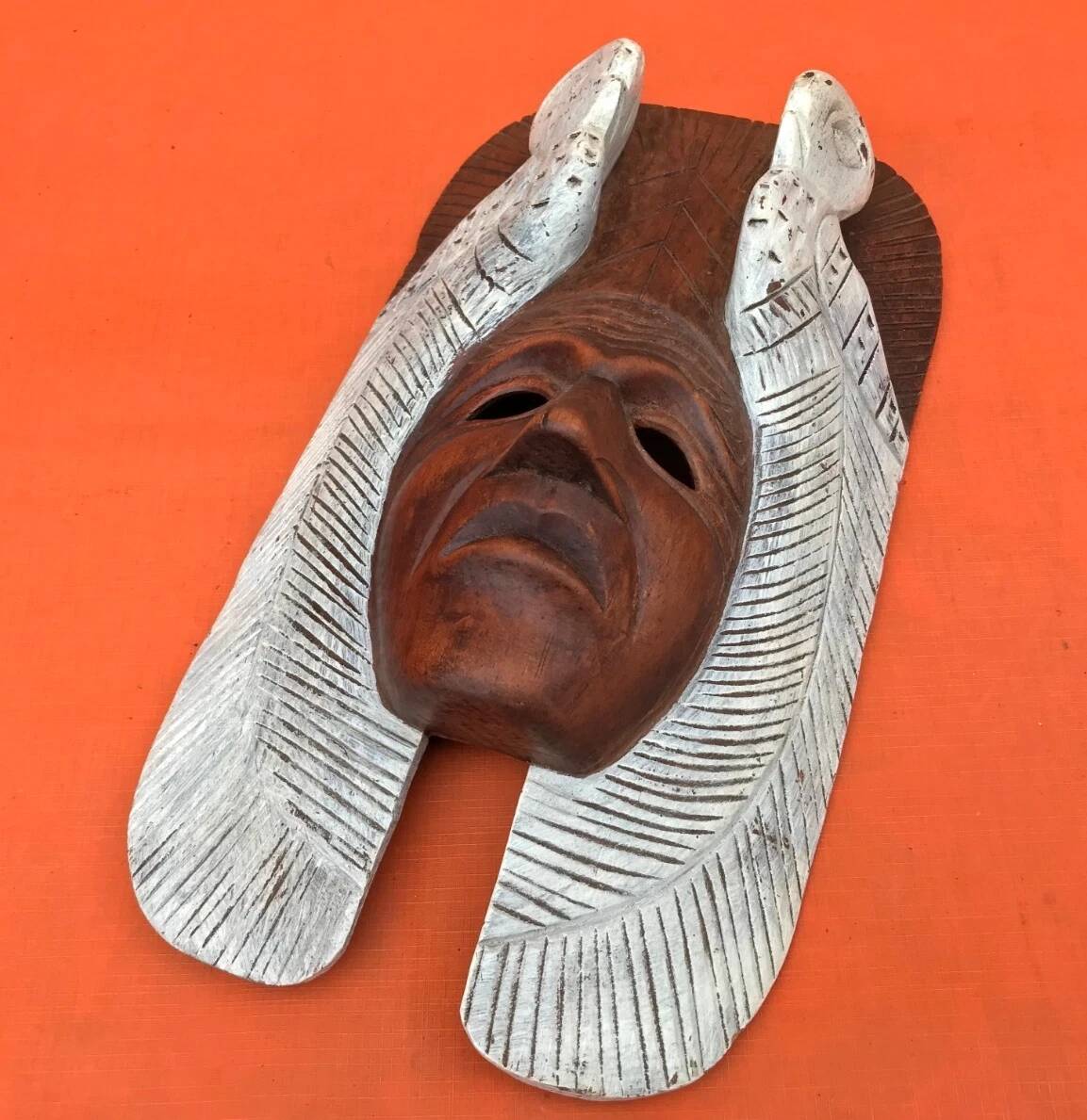 Masque à suspendre   Bois sculpté