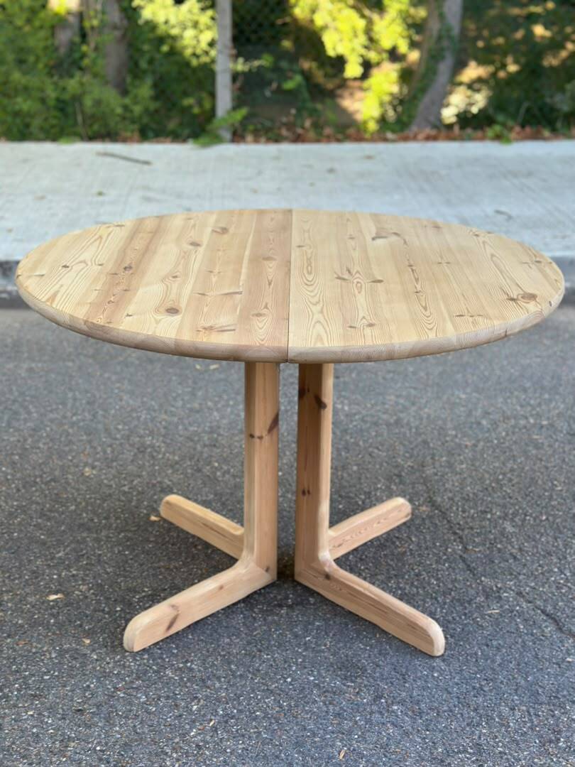 Table à manger ronde décapée extensible style Rainer Daumiller Hirtshal 146