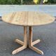Table à manger ronde décapée extensible style Rainer Daumiller Hirtshal 146