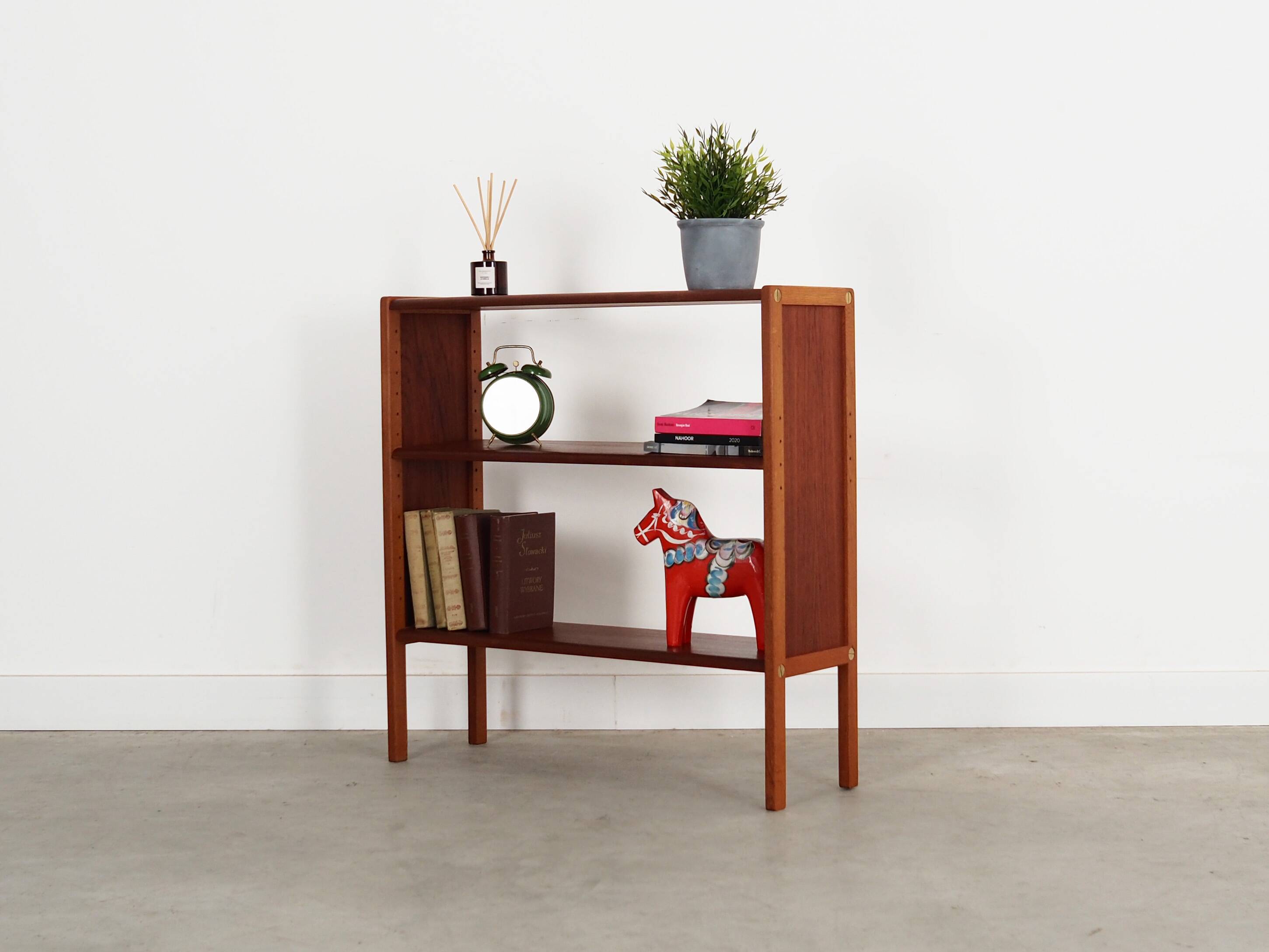 Bibliothèque en teck, design danois, années 1970, production : Danemark
