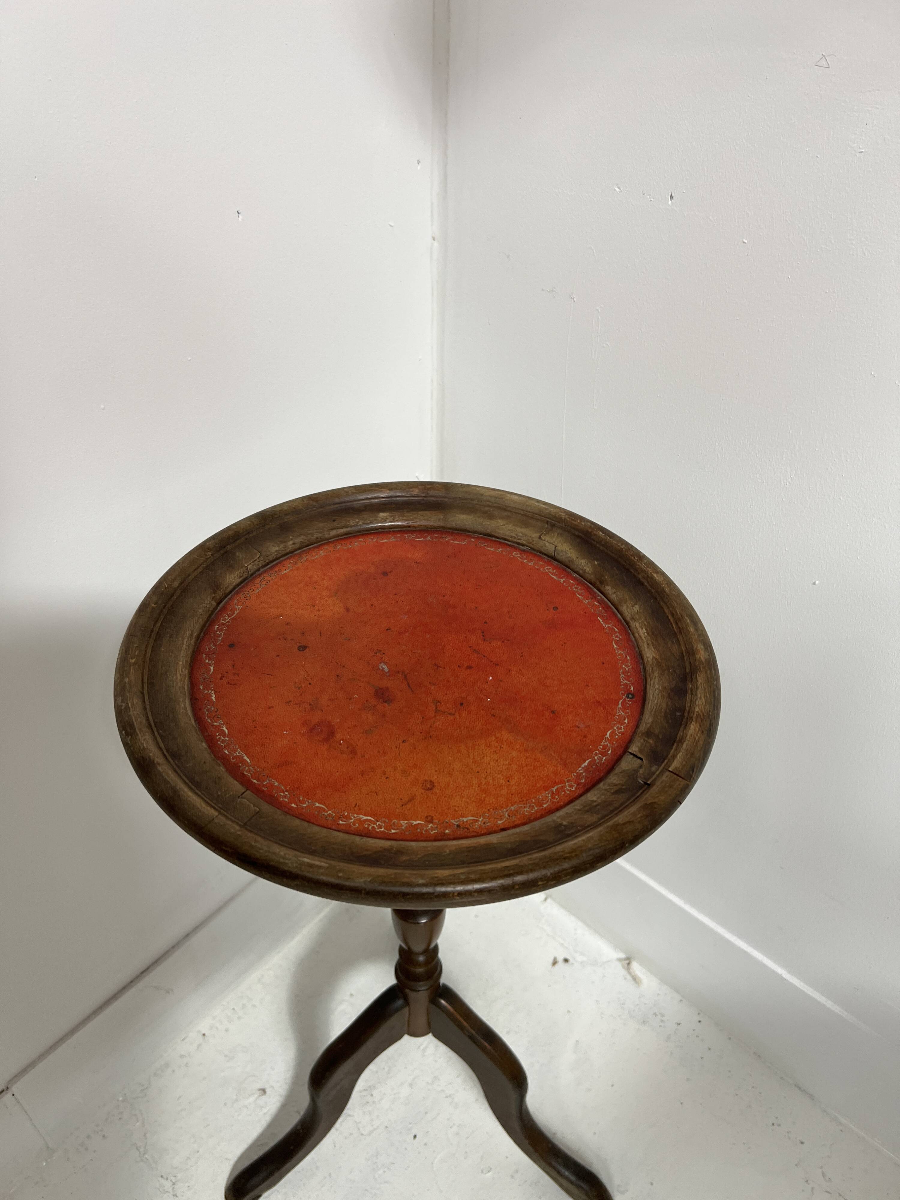 Louis XVI style gueridon in natural wood, 20th century.