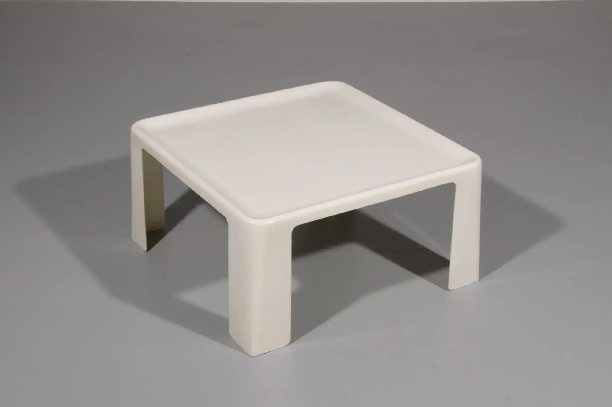 Mario Bellini Amanta square coffee table for B&B Italy, 1960