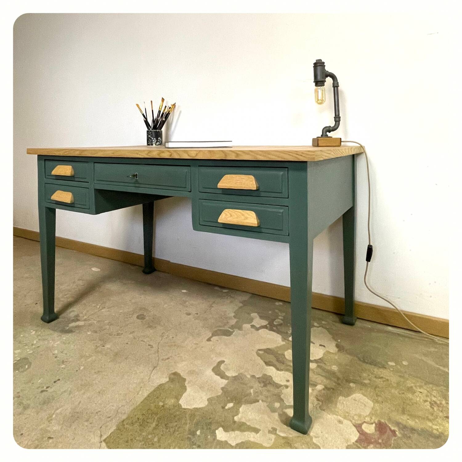 Vintage desk with 5 drawers