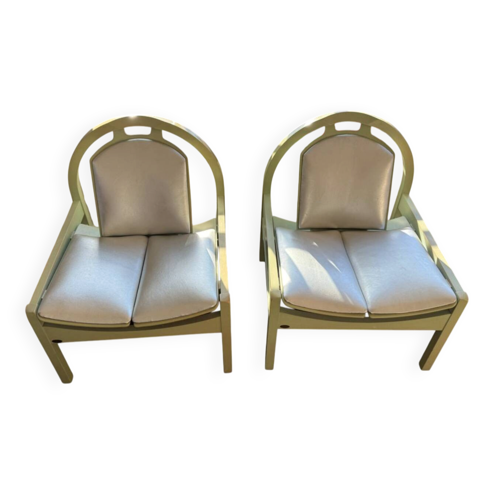 Pair of Argos armchairs by Baumann in green and silver leather.
