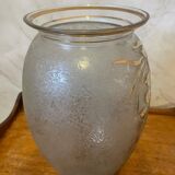 Vase decorated with birds