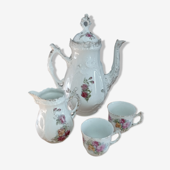 Old teapot set