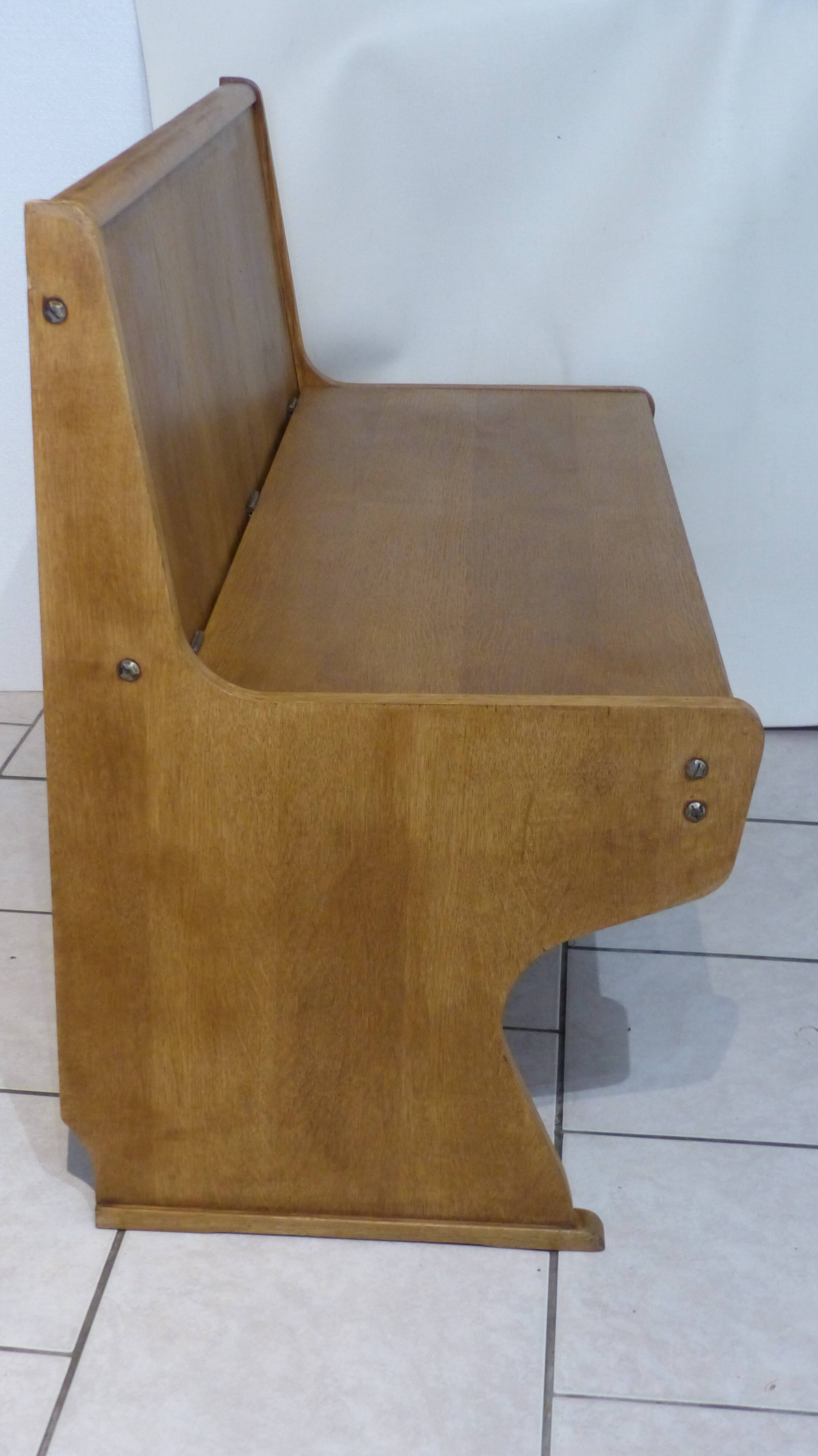 Chest bench