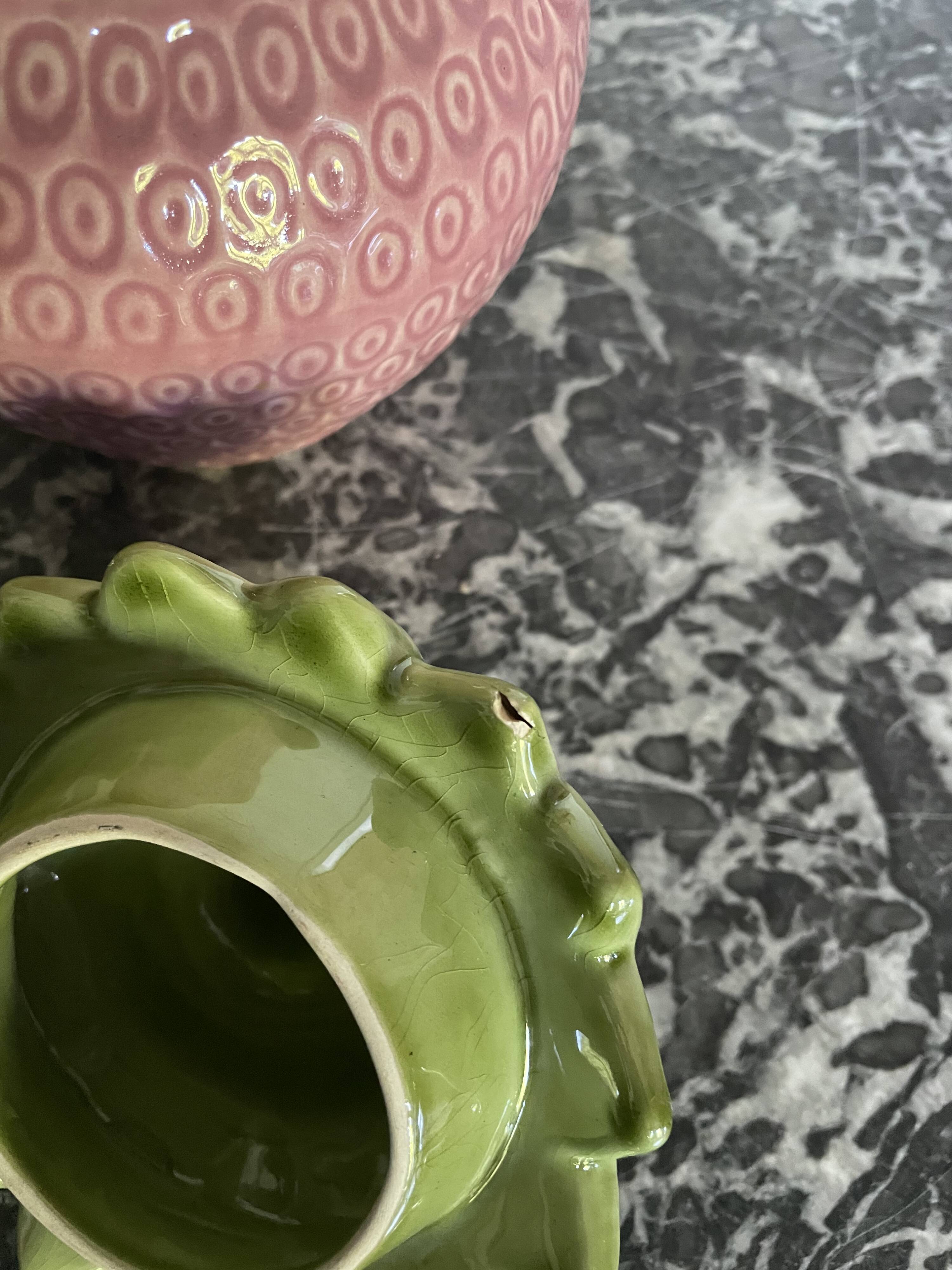 Pot céramique en forme de fraise