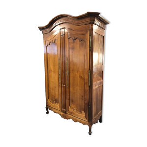 Armoire Louis XV en noyer