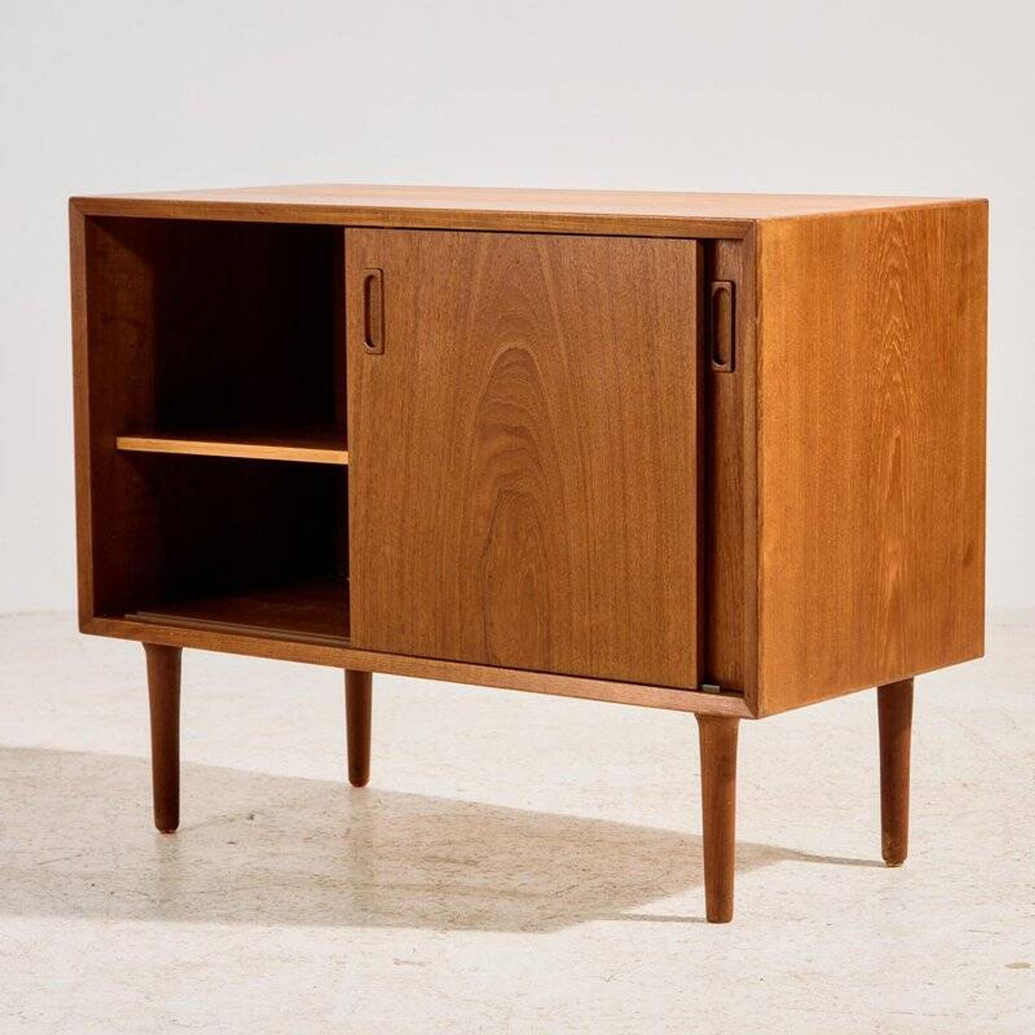 Buffet en teck de Lyby Møbler, années 1960.