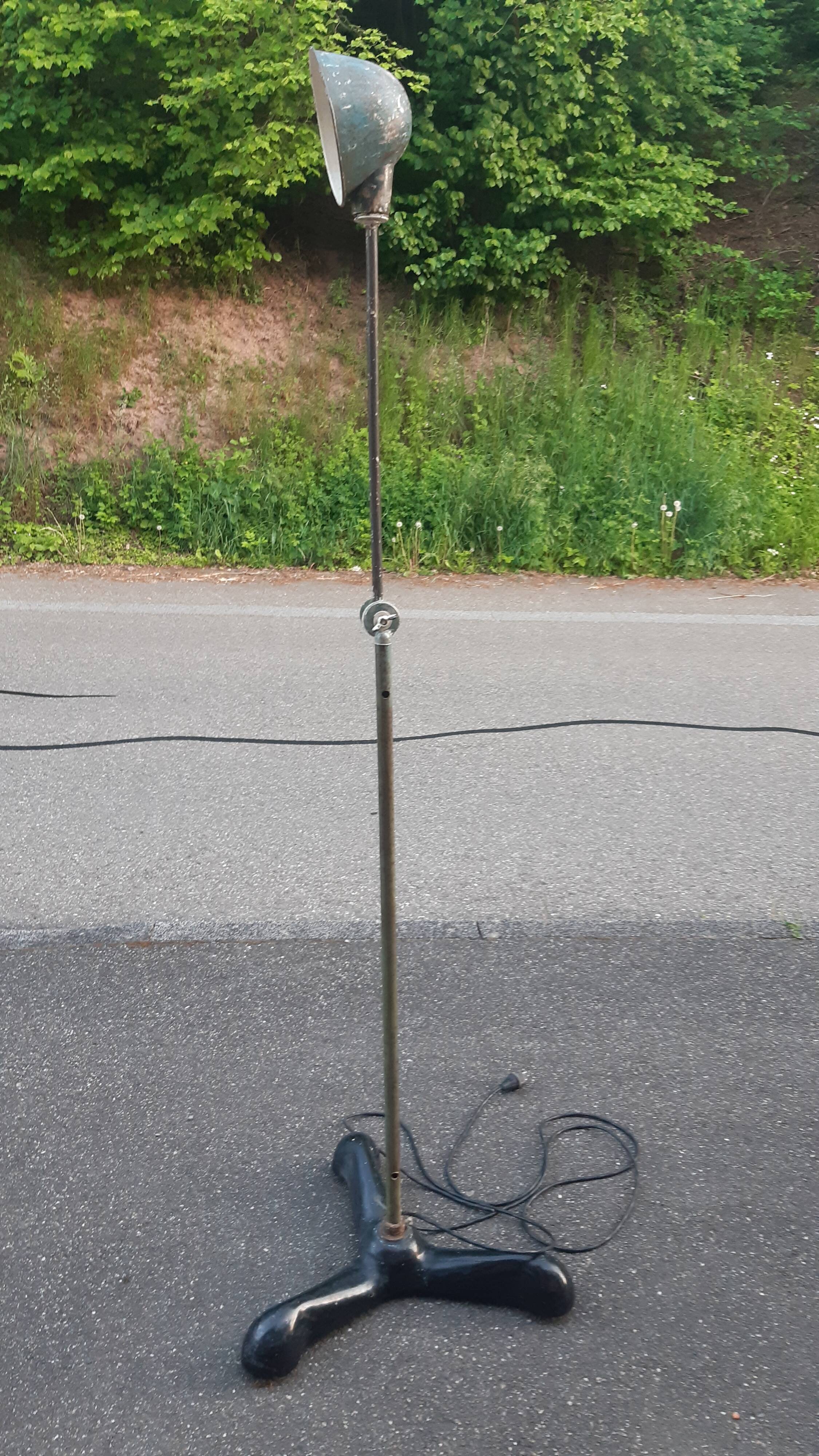 Lampadaire d'atelier