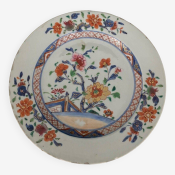 Flat plate in Imari porcelain Japan 19th century floral decoration