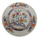 Flat plate in Imari porcelain Japan 19th century floral decoration