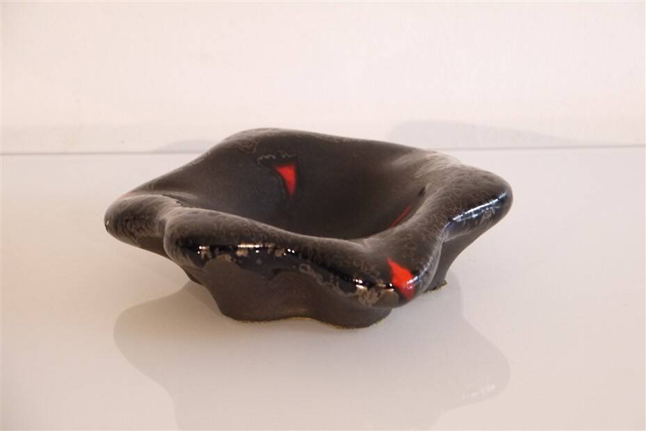 Empty ceramic pocket 1960