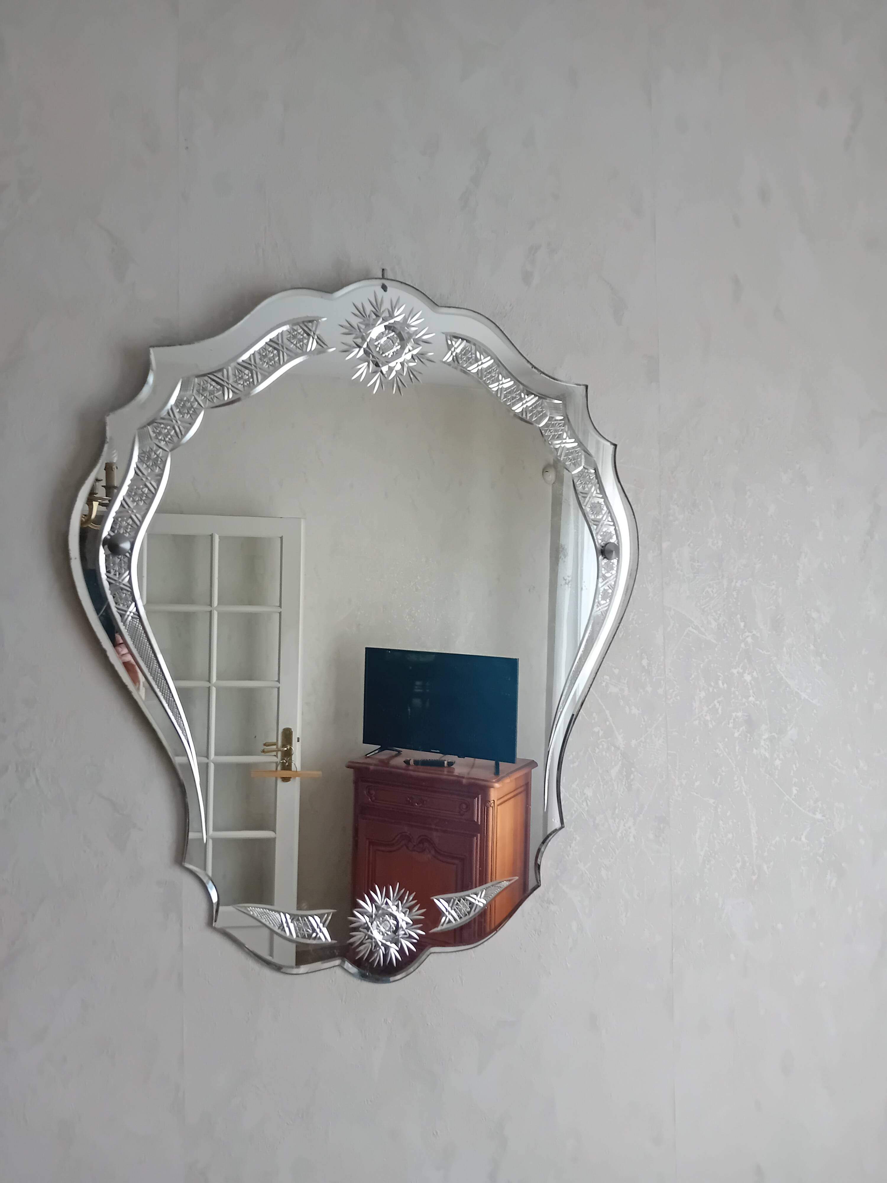 Beveled and chiseled mirror glass, art deco, 50s/60s