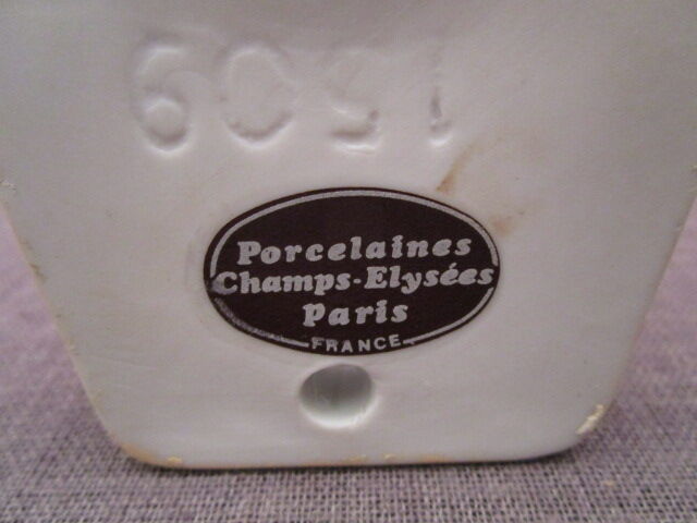 Old Paris porcelain bathroom patère