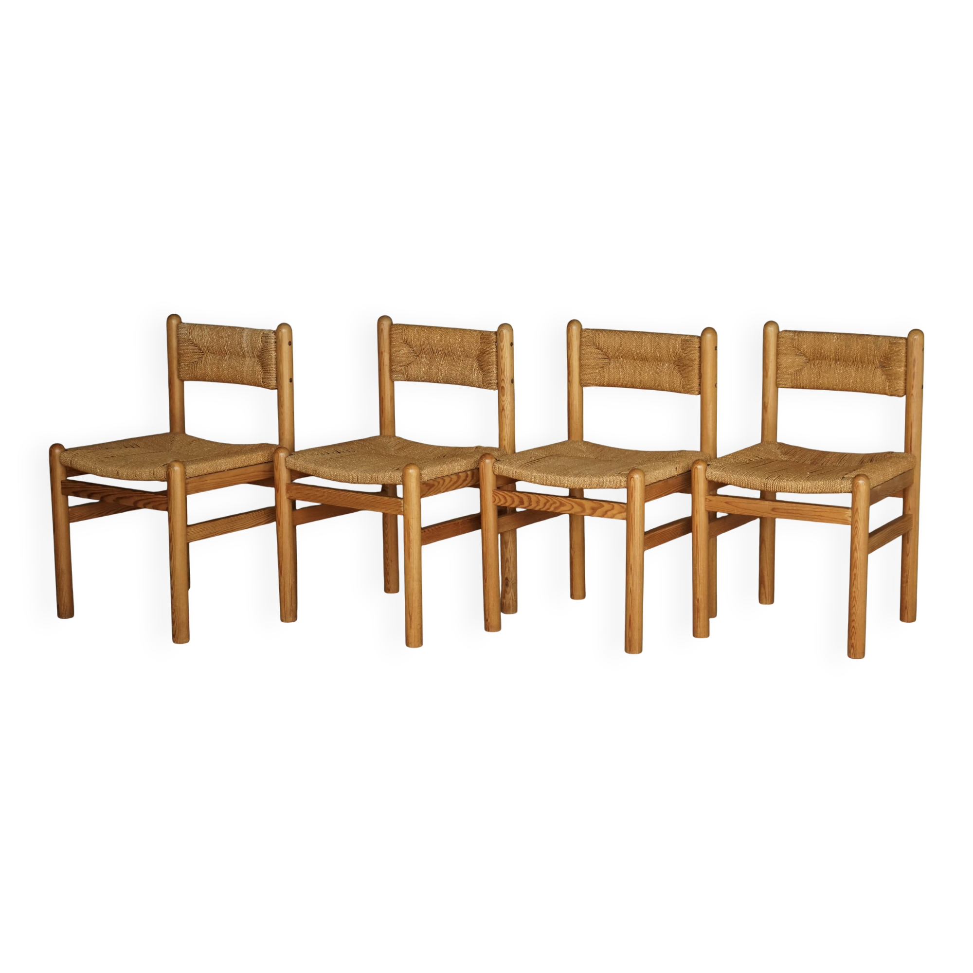 4 chaises de salle à manger en pin et jonc de mer dans le goût de Charlotte Perriand, années 1960