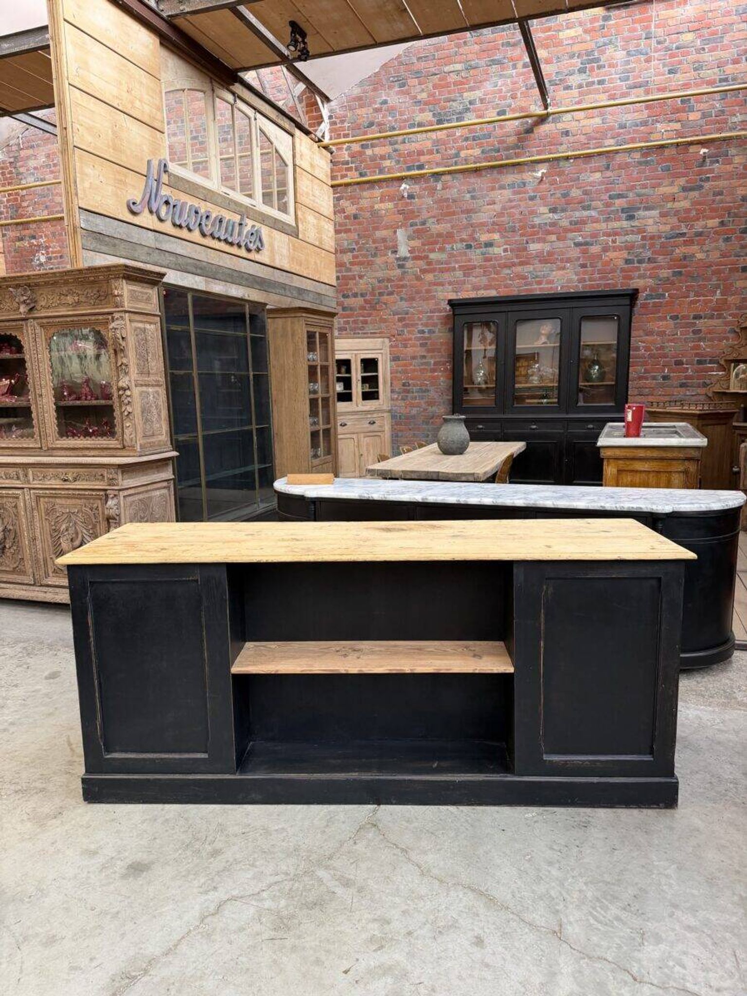 Trading counter early 20th century