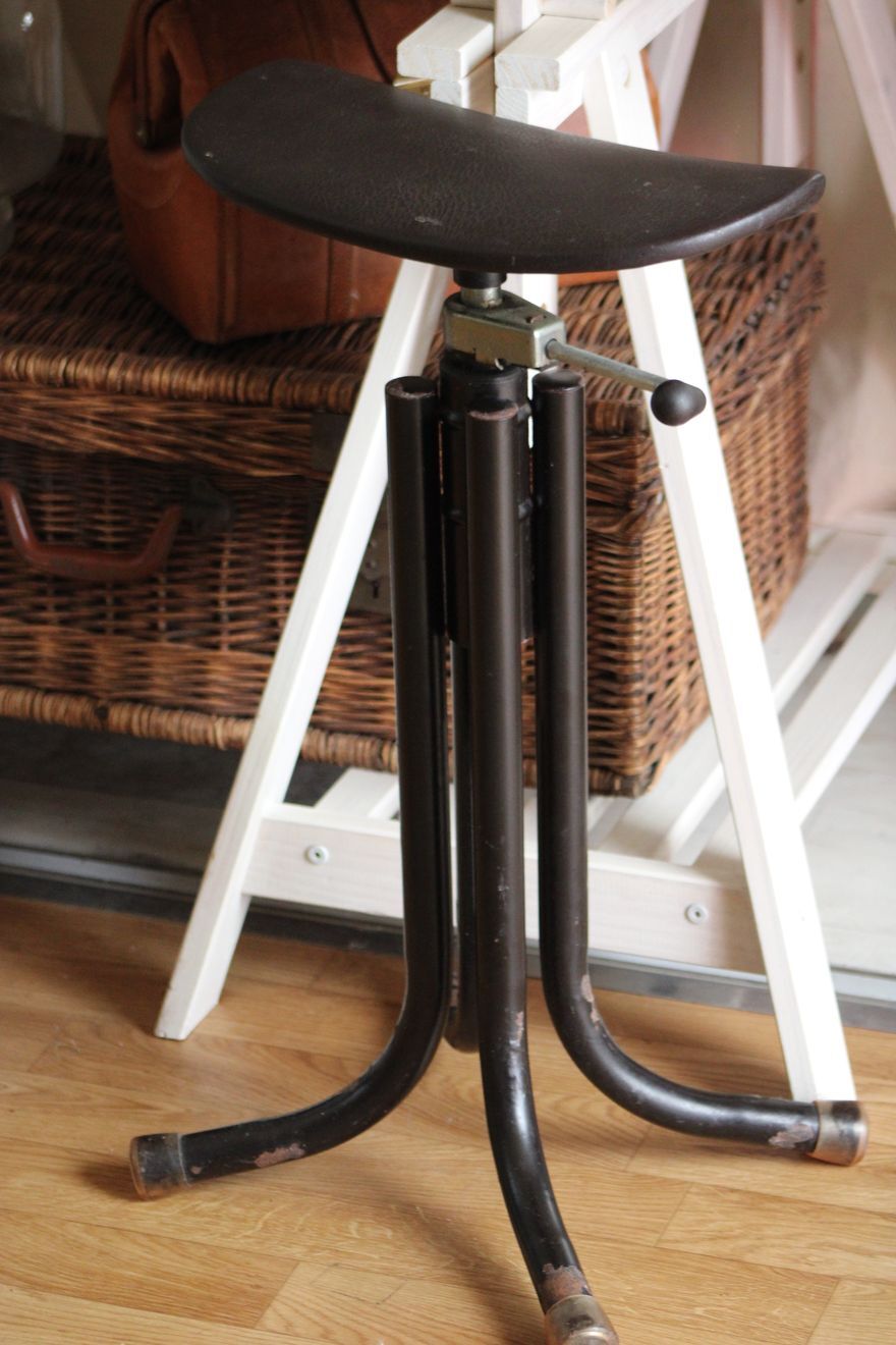 Workshop stool
