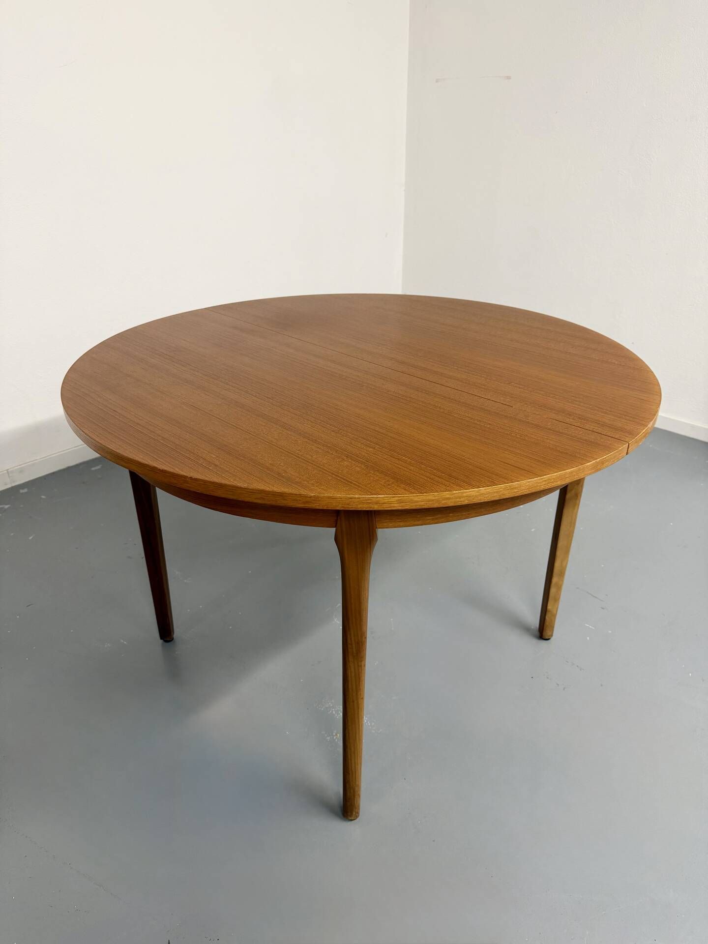 Vintage teak extendable round dining table Scandinavian design 1960s
