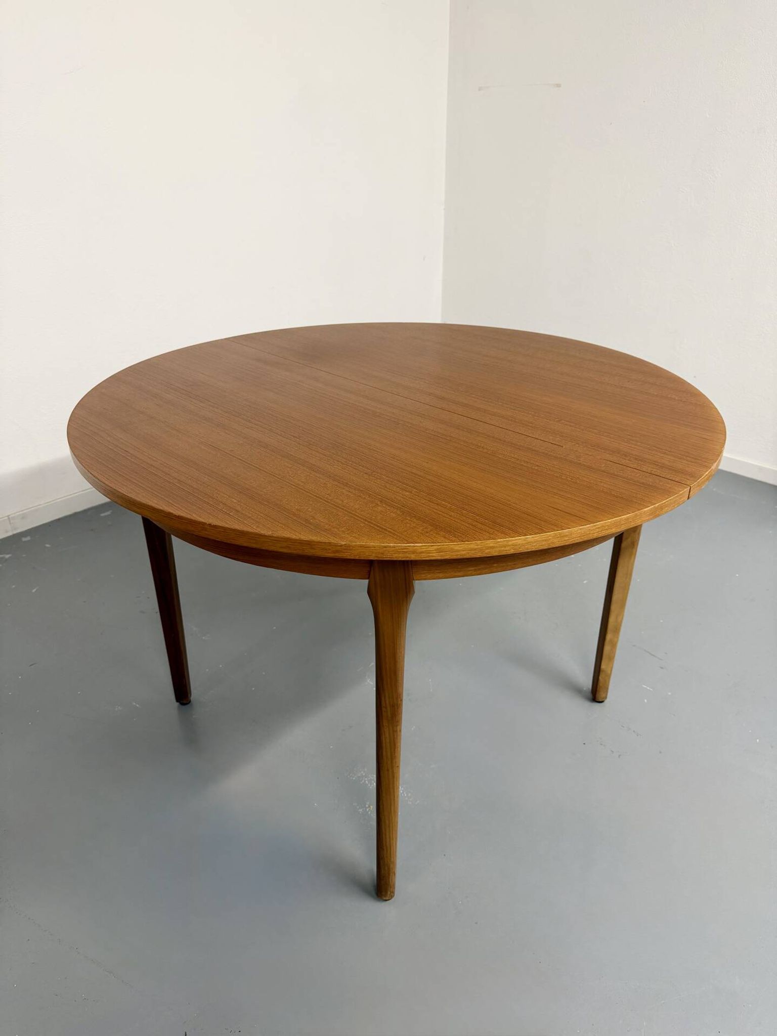 Vintage teak extendable round dining table Scandinavian design 1960s