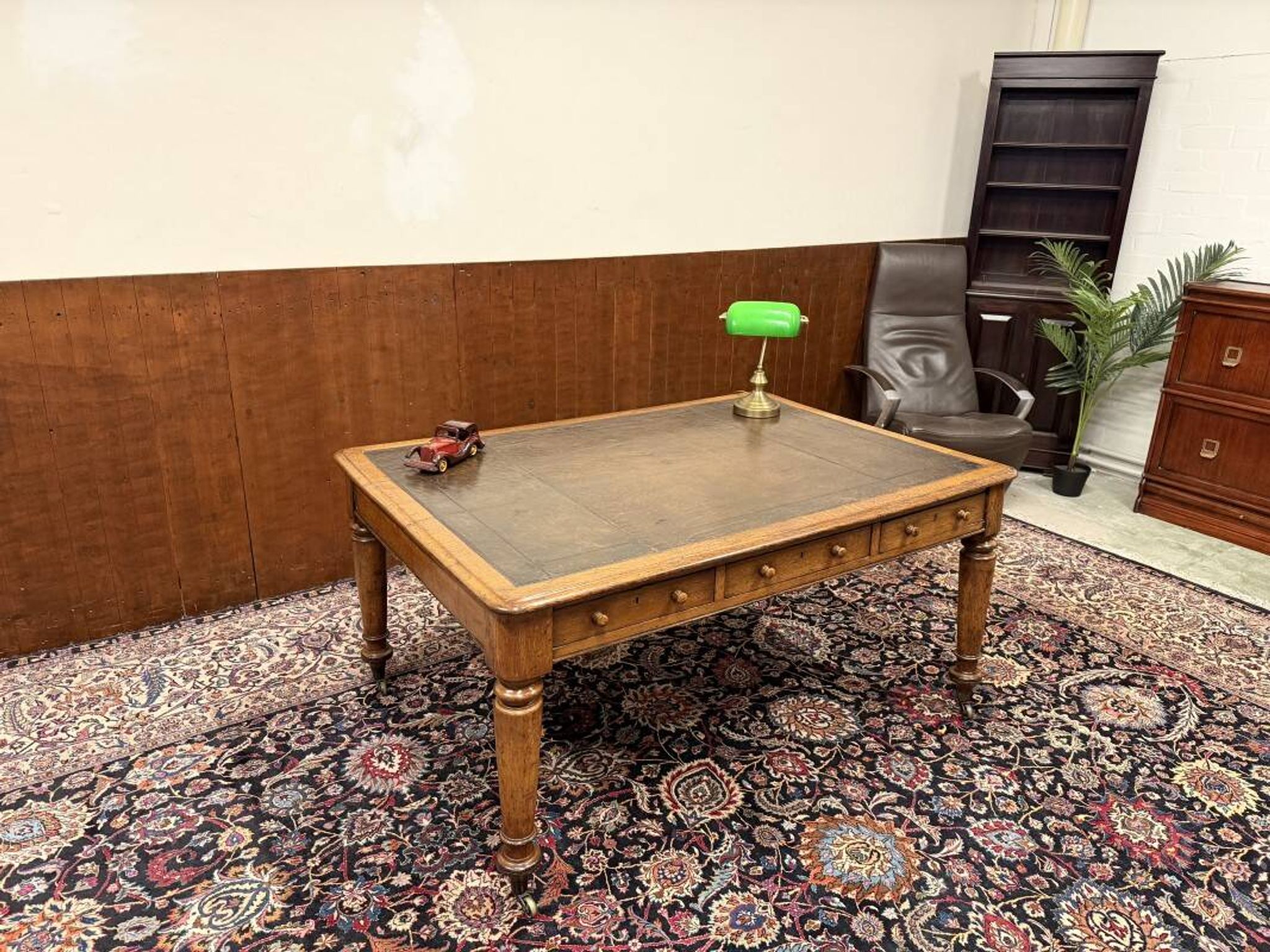 Classic English Writing Desk Partnerdesk