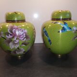 Paire de pots à gingembre en émail cloisonné début 20ème siècle